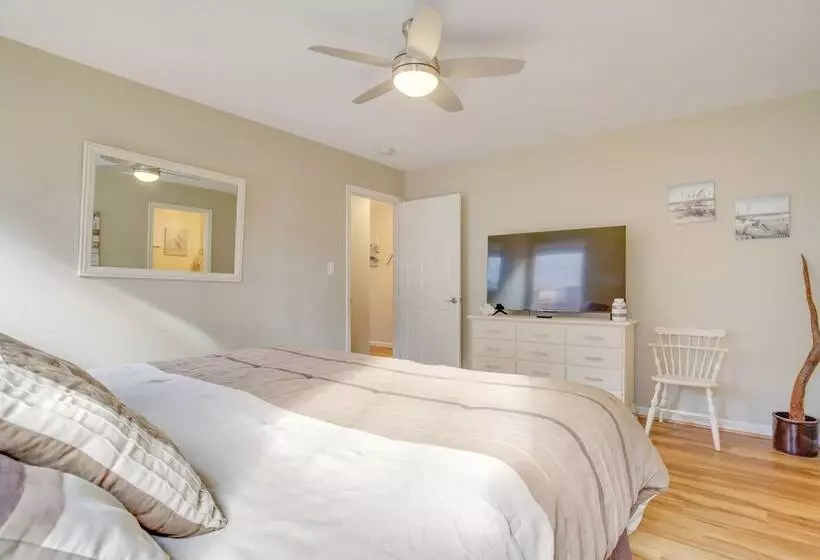 Lovely Ocean View Retreat, 3 Mi To Bethany Beach!