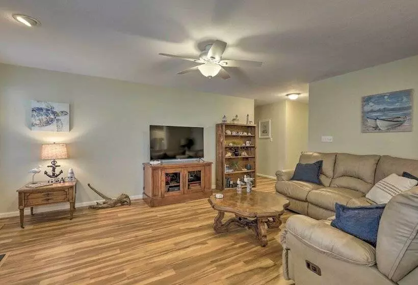 Lovely Ocean View Retreat, 3 Mi To Bethany Beach!