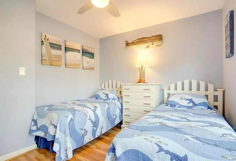 Lovely Ocean View Retreat, 3 Mi To Bethany Beach!