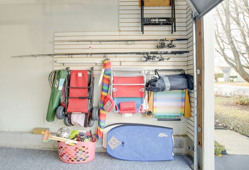 Lovely Ocean View Retreat, 3 Mi To Bethany Beach!