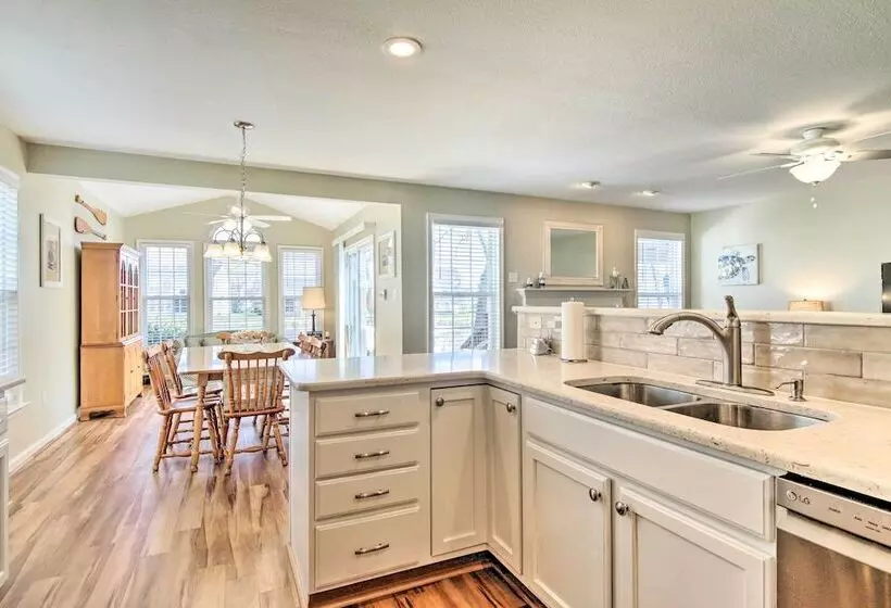 Lovely Ocean View Retreat, 3 Mi To Bethany Beach!