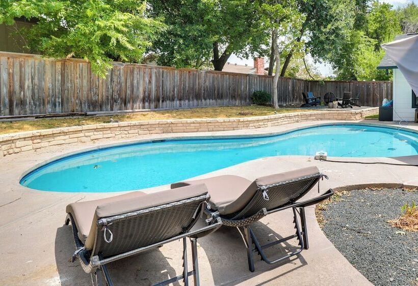 Luxury Austin Home W/ Game Room & Fire Pit!