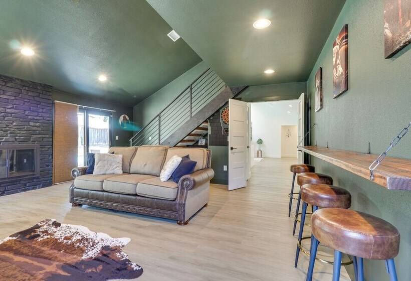 Luxury Austin Home W/ Game Room & Fire Pit!
