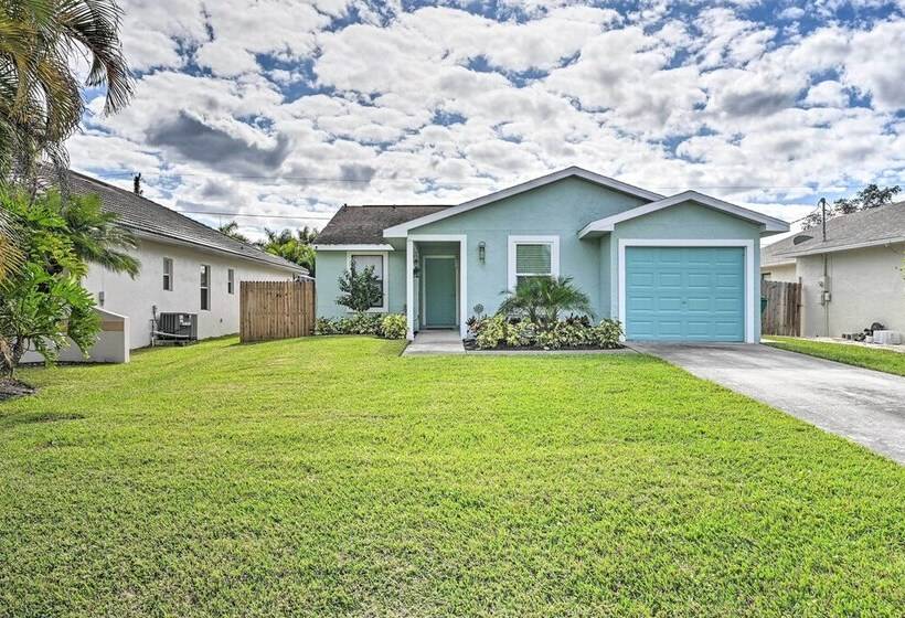 Modern Retreat With Pool Near Vanderbilt Beach!