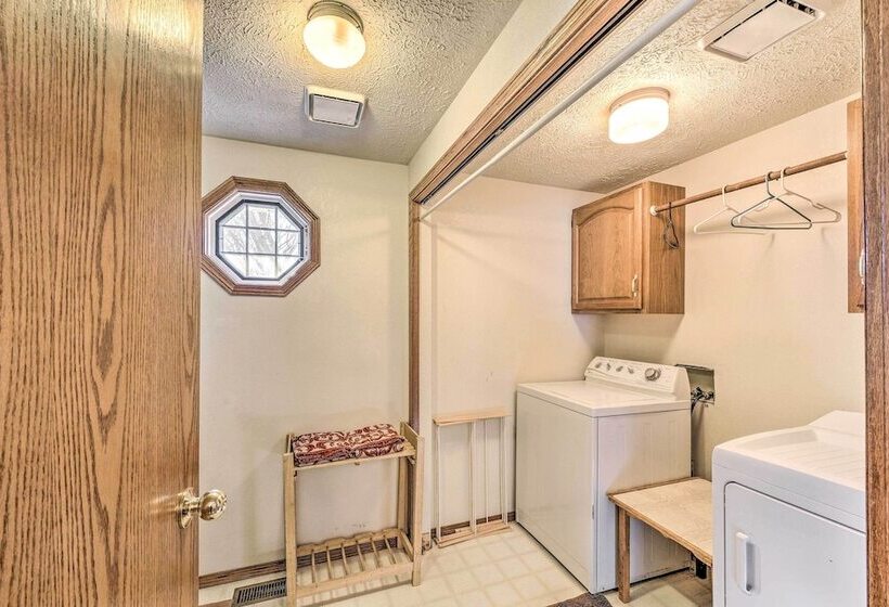 Mountain View Buena Vista Home: 1 Mile To Main St!