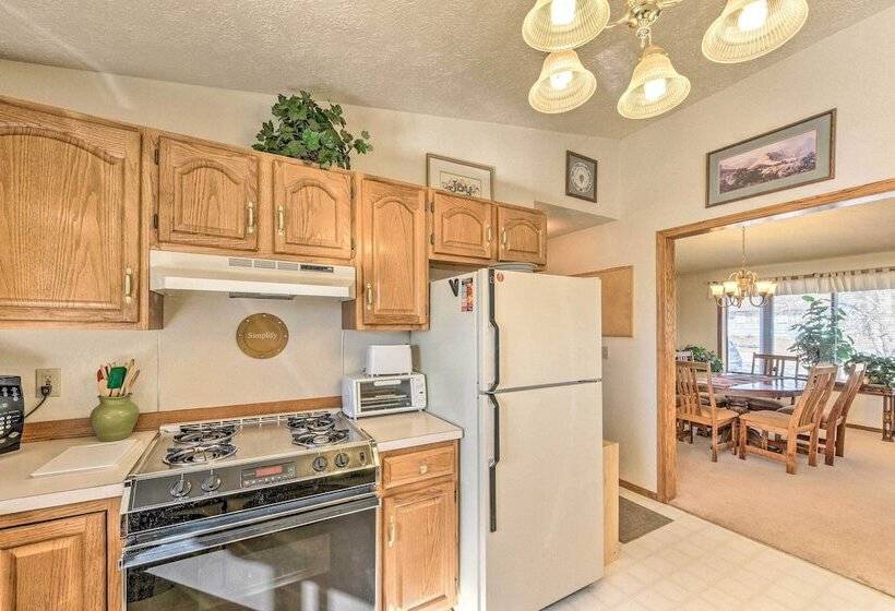 Mountain View Buena Vista Home: 1 Mile To Main St!