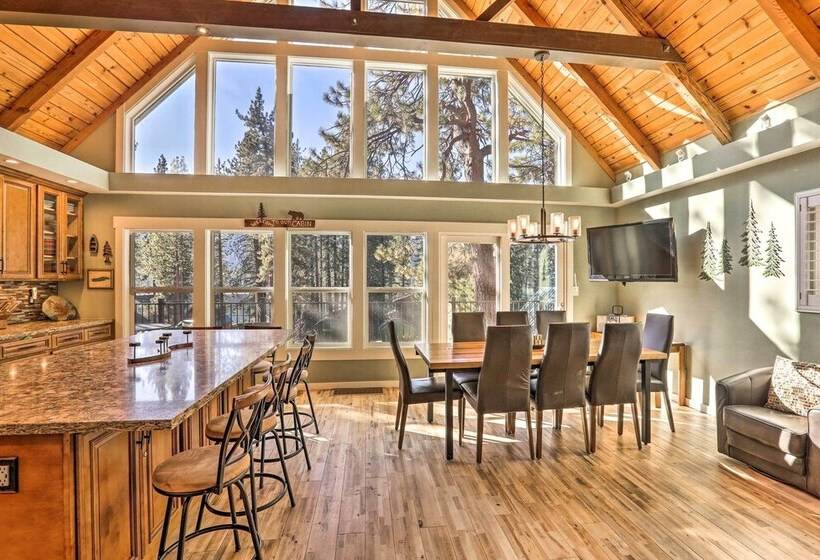 Truckee Home: Donner Lake View, Near Ski Resorts!