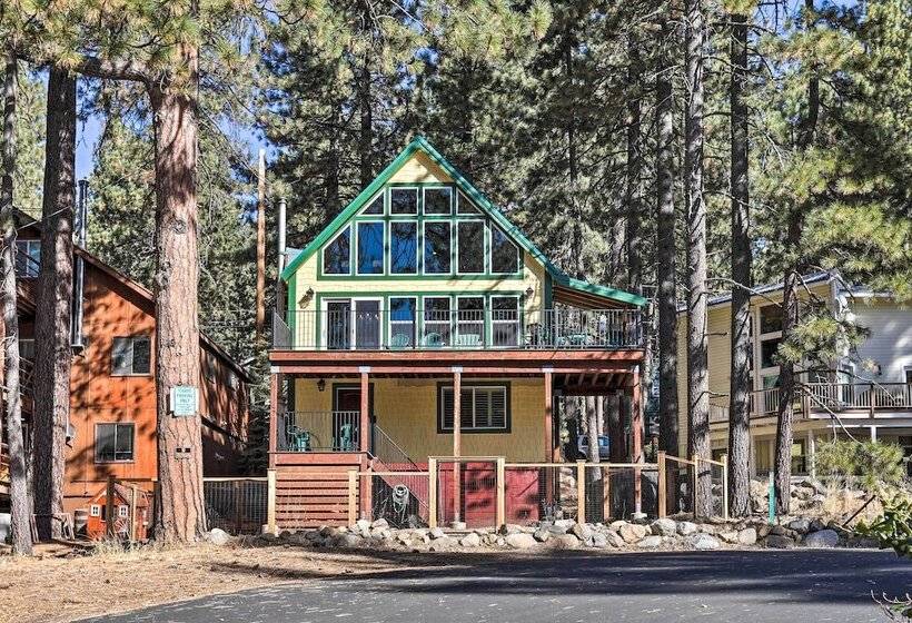 Truckee Home: Donner Lake View, Near Ski Resorts!
