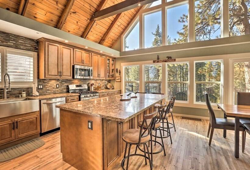 Truckee Home: Donner Lake View, Near Ski Resorts!