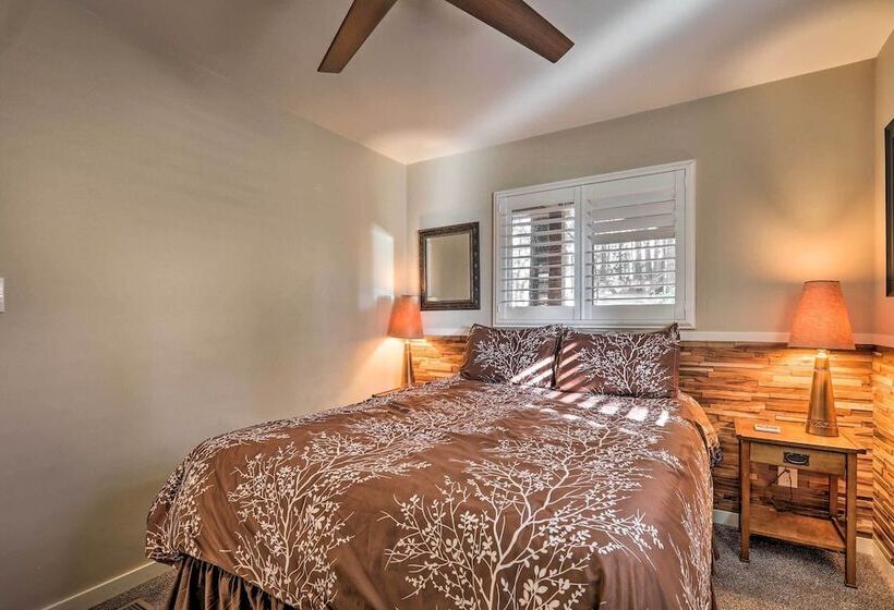 Truckee Home: Donner Lake View, Near Ski Resorts!