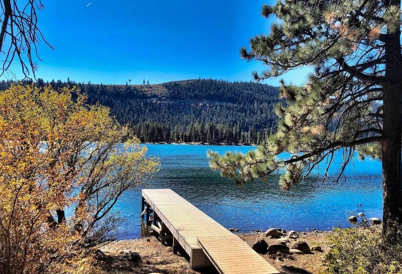 Truckee Home: Donner Lake View, Near Ski Resorts!