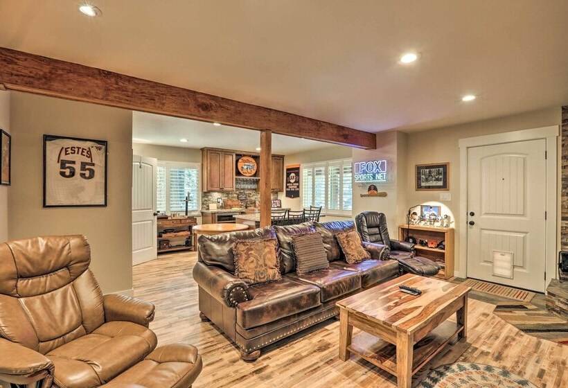 Truckee Home: Donner Lake View, Near Ski Resorts!
