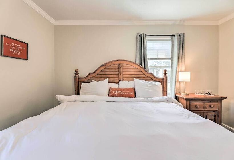 New Bern Retreat W/ Fire Pit ~ 1 Mi To Dtwn!