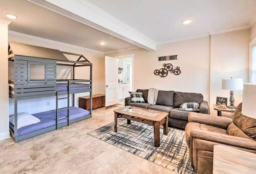 New Bern Retreat W/ Fire Pit ~ 1 Mi To Dtwn!