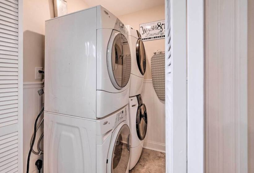 New Bern Retreat W/ Fire Pit ~ 1 Mi To Dtwn!