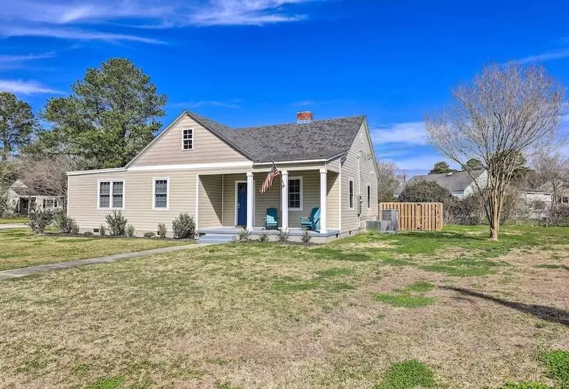 New Bern Retreat W/ Fire Pit ~ 1 Mi To Dtwn!