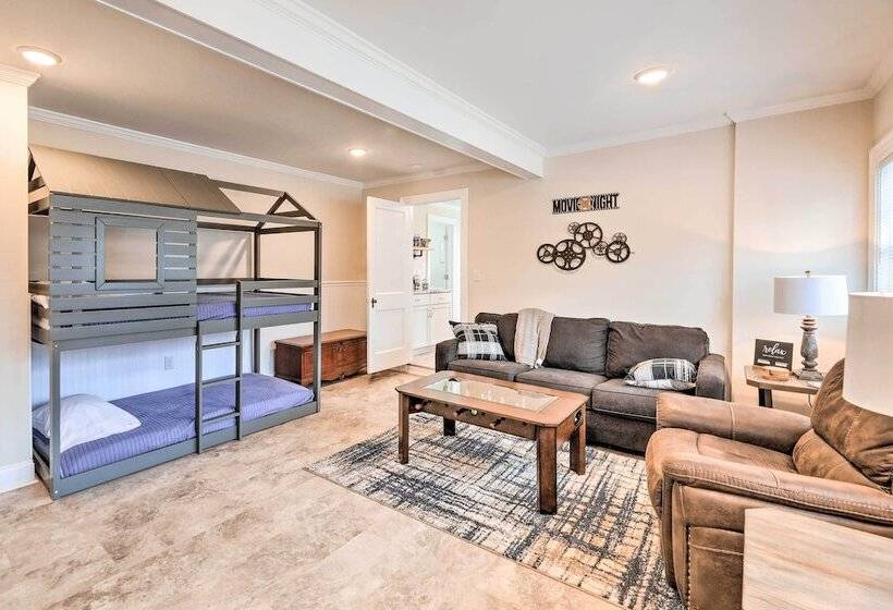 New Bern Retreat W/ Fire Pit ~ 1 Mi To Dtwn!