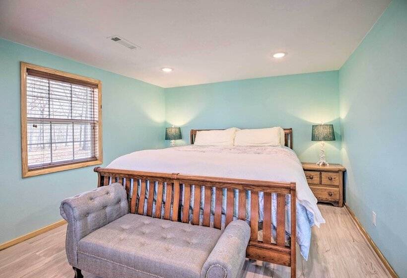 Outdoor Family Fun: Large Home By Beaver Lake!