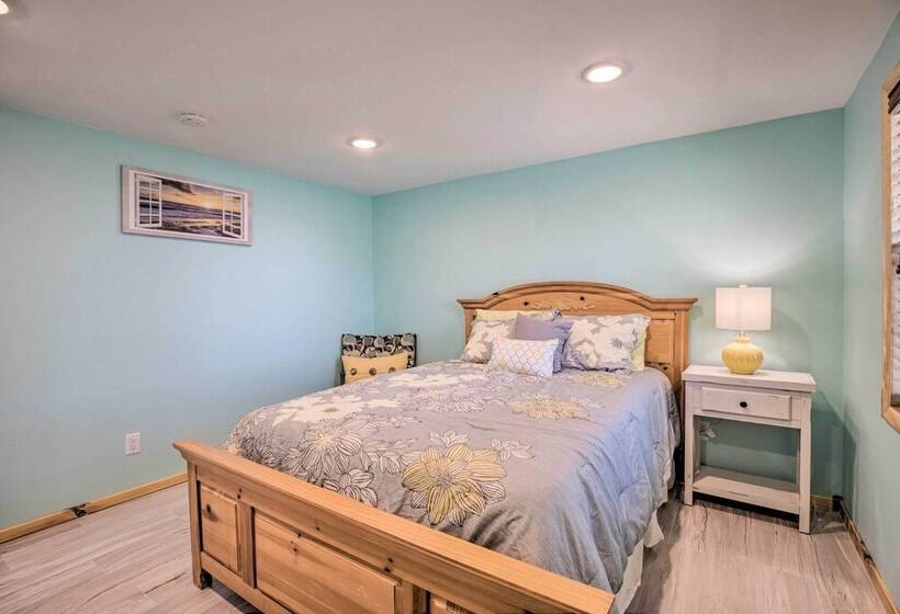 Outdoor Family Fun: Large Home By Beaver Lake!