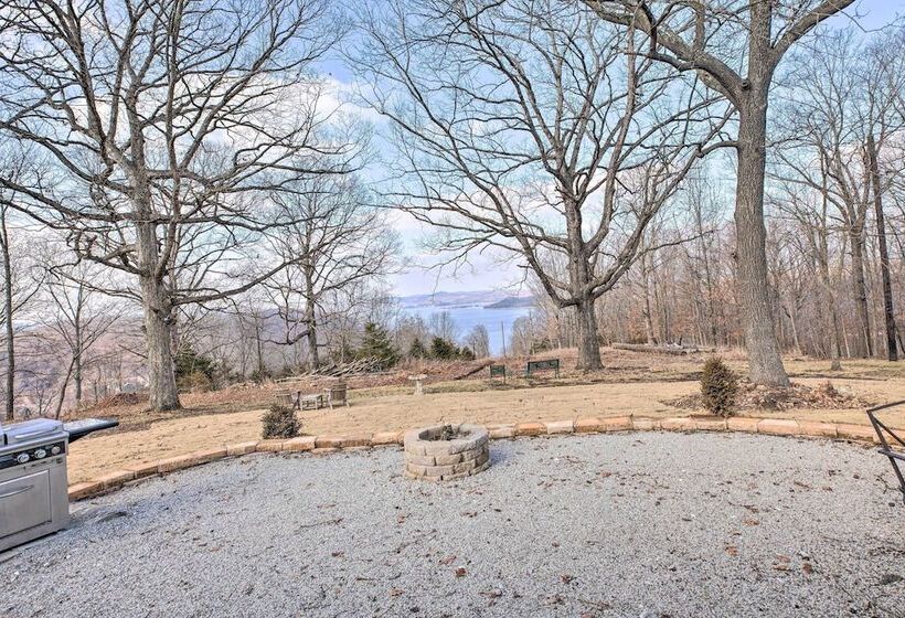 Outdoor Family Fun: Large Home By Beaver Lake!