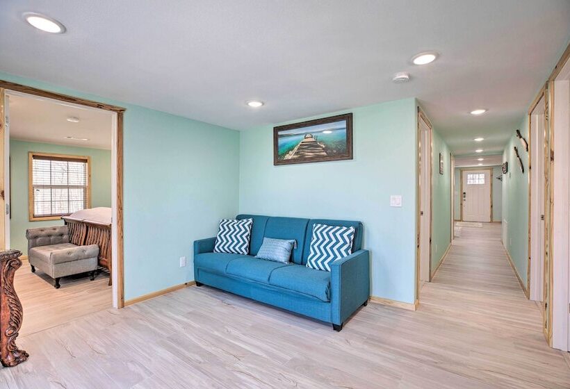 Outdoor Family Fun: Large Home By Beaver Lake!