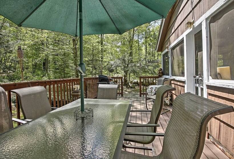 Pet Friendly Cabin W/ Fire Pit, Bbq & Great Deck!