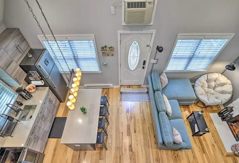 Near Lakes & Resorts: Pet Friendly Long Pond Abode