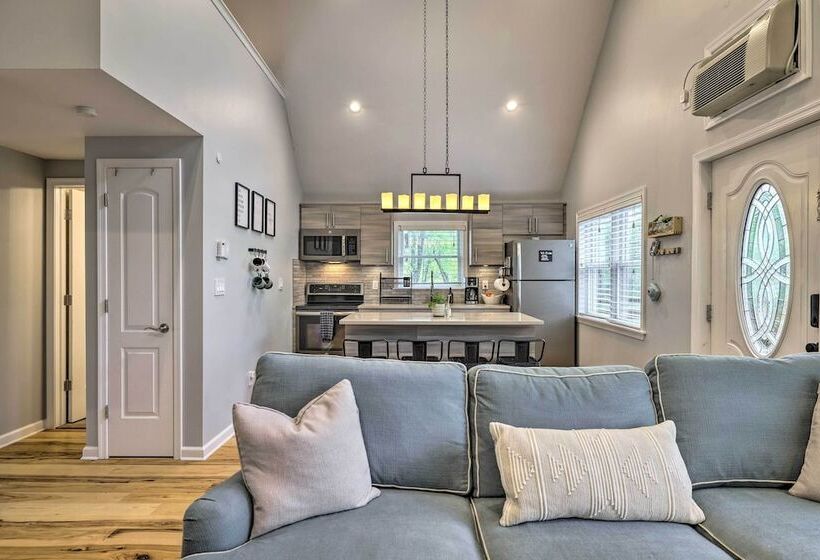 Near Lakes & Resorts: Pet Friendly Long Pond Abode