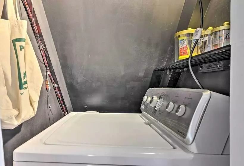 Near Lakes & Resorts: Pet Friendly Long Pond Abode