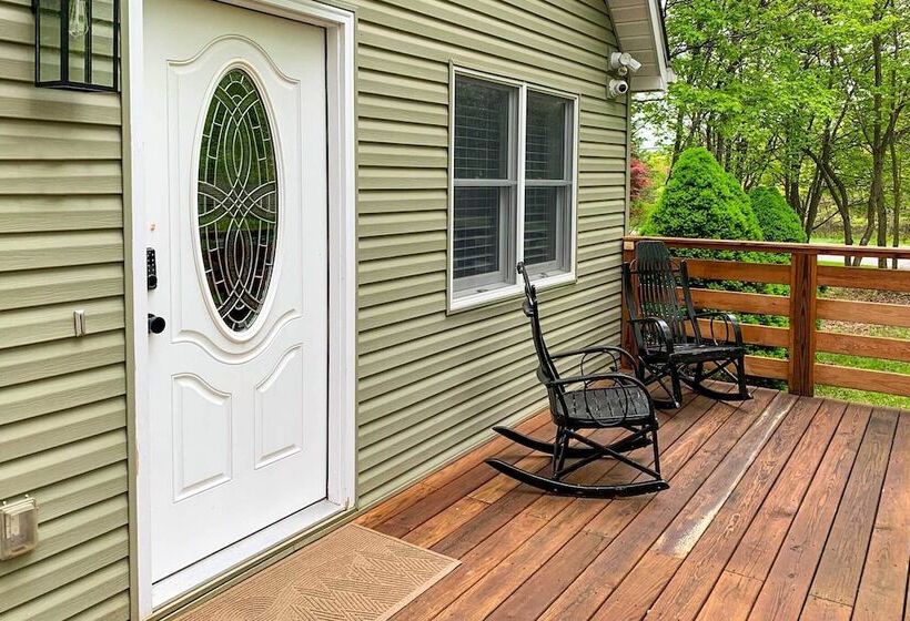 Near Lakes & Resorts: Pet Friendly Long Pond Abode