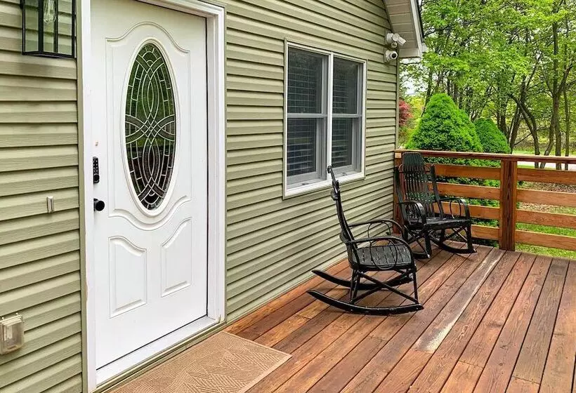 Near Lakes & Resorts: Pet Friendly Long Pond Abode