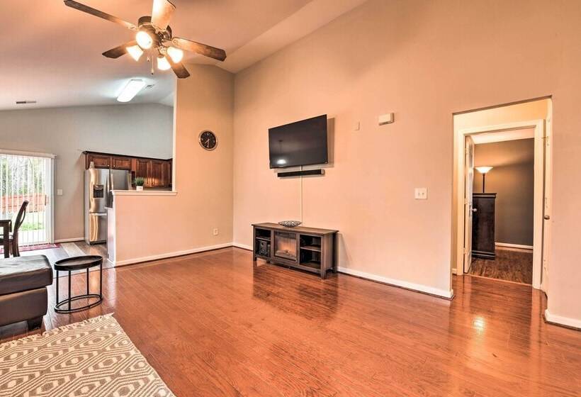 Pet Friendly Retreat W/ Yard: ~ 8 Mi To Downtown!