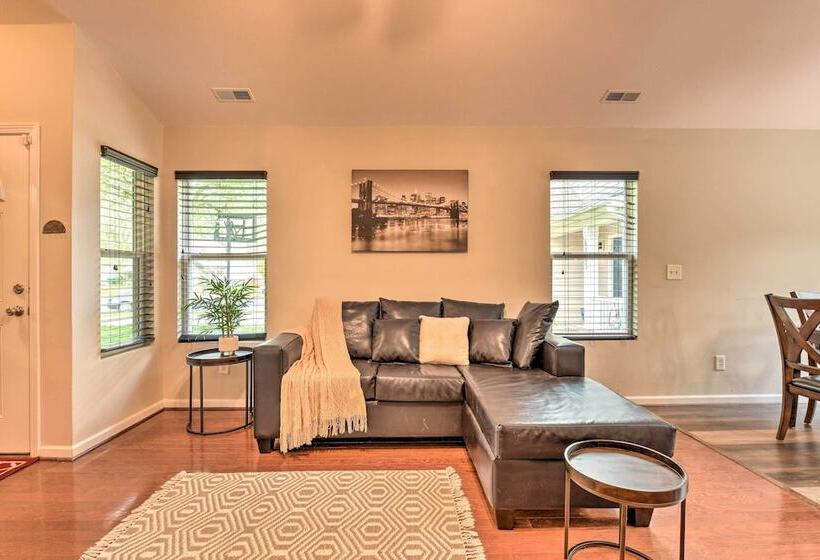 Pet Friendly Retreat W/ Yard: ~ 8 Mi To Downtown!