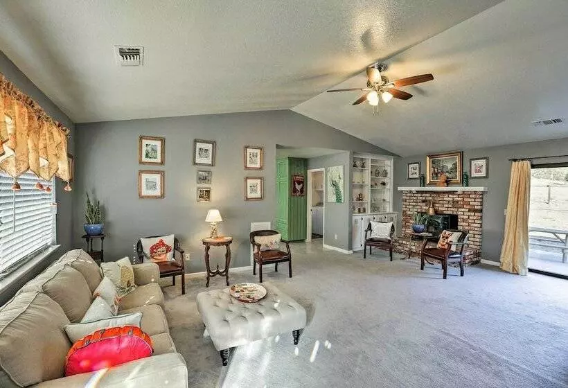 Pleasant Valley Wine Trail Home   Near Paso Robles