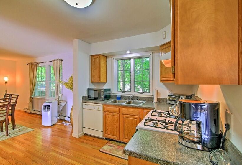 Walk To Dining: Downtown Lenox Guest House!