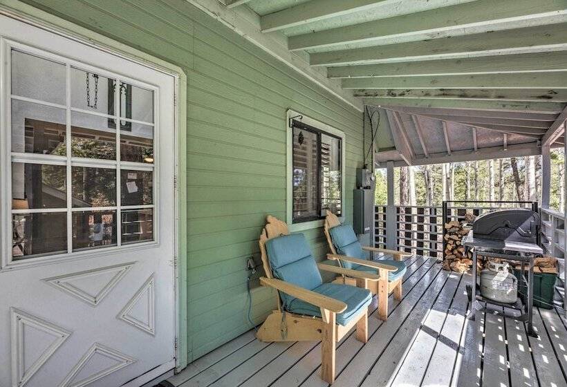 Quaint Cloudcroft Cabin W/ Stunning Forest Views!