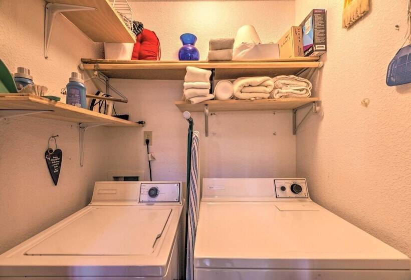 Quaint Cloudcroft Cabin W/ Stunning Forest Views!