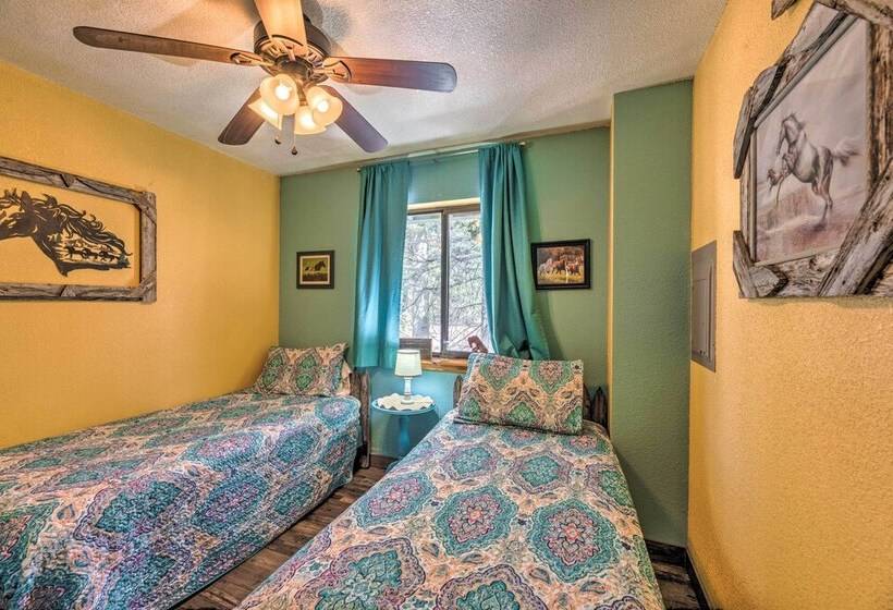 Quaint Cloudcroft Cabin W/ Stunning Forest Views!