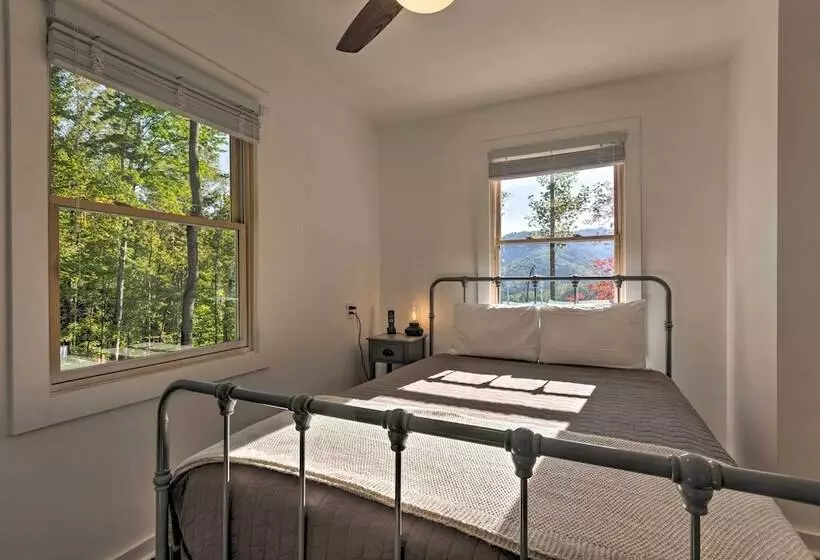 Mountain Views: Serene & Secluded Marion Escape!