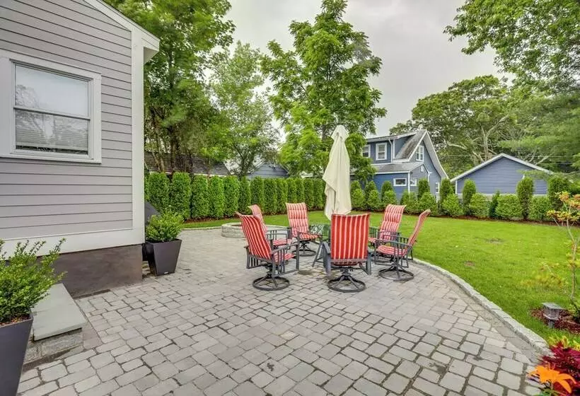 Renovated Barrington Cottage W/ Beach Access!