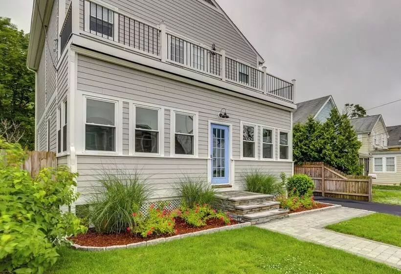 Renovated Barrington Cottage W/ Beach Access!
