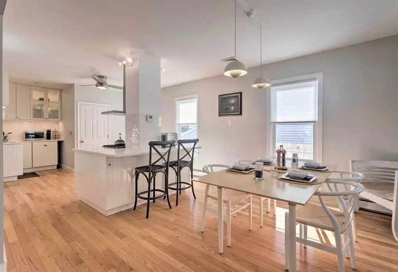 Renovated Barrington Cottage W/ Beach Access!