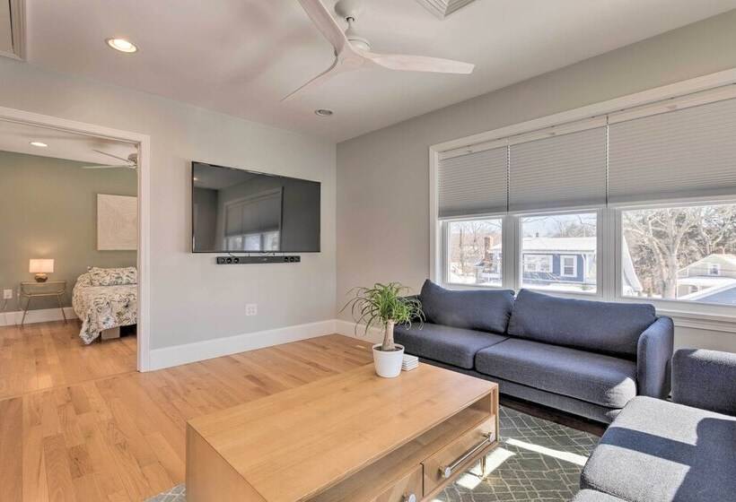 Renovated Barrington Cottage W/ Beach Access!