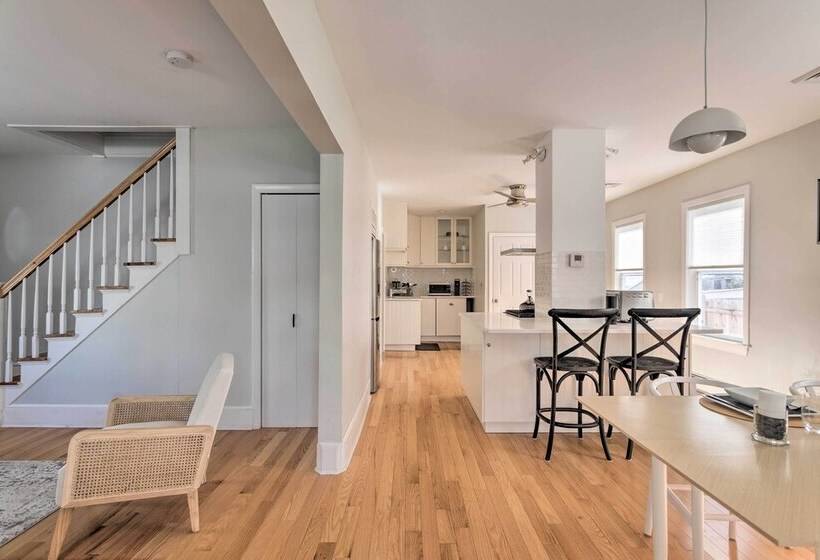 Renovated Barrington Cottage W/ Beach Access!
