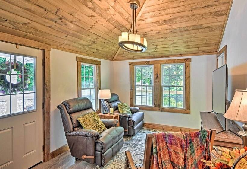 Renovated Highlands Cottage 3 Miles To Downtown!