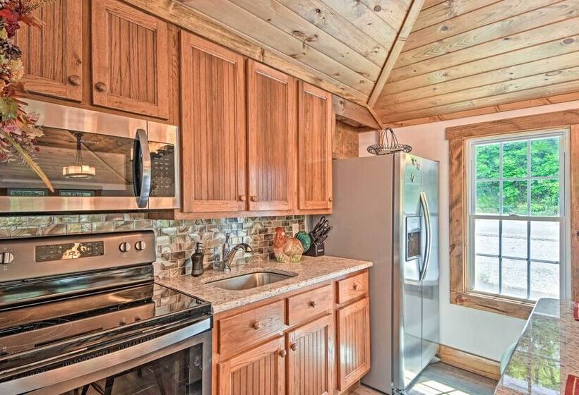 Renovated Highlands Cottage 3 Miles To Downtown!