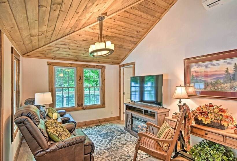 Renovated Highlands Cottage 3 Miles To Downtown!