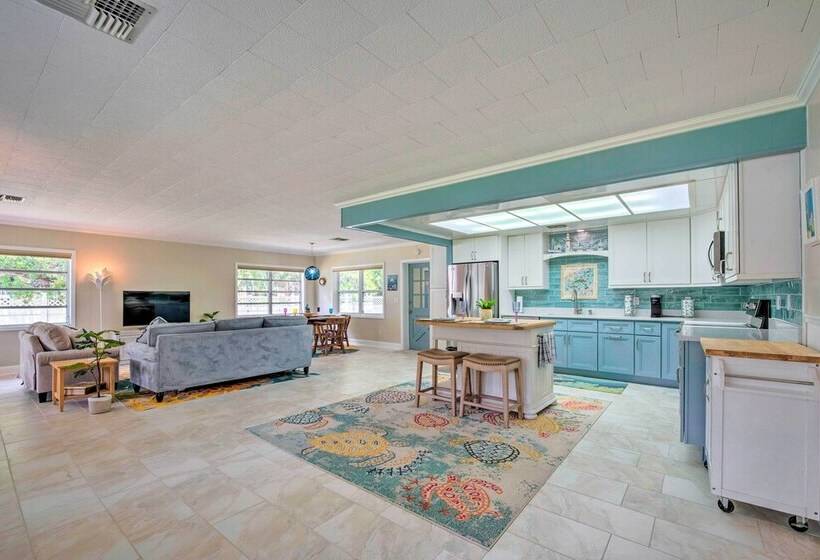 Riverview Homosassa Escape W/ Dock + Lanai!