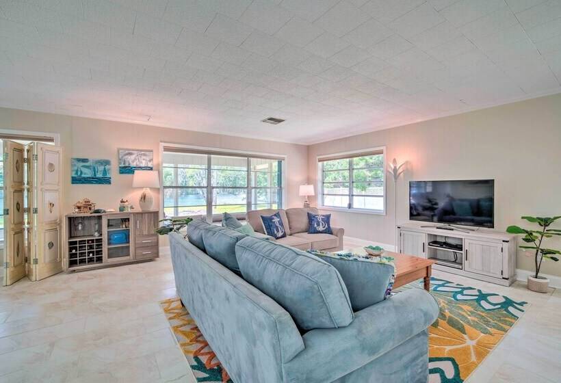 Riverview Homosassa Escape W/ Dock + Lanai!
