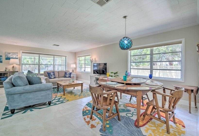 Riverview Homosassa Escape W/ Dock + Lanai!